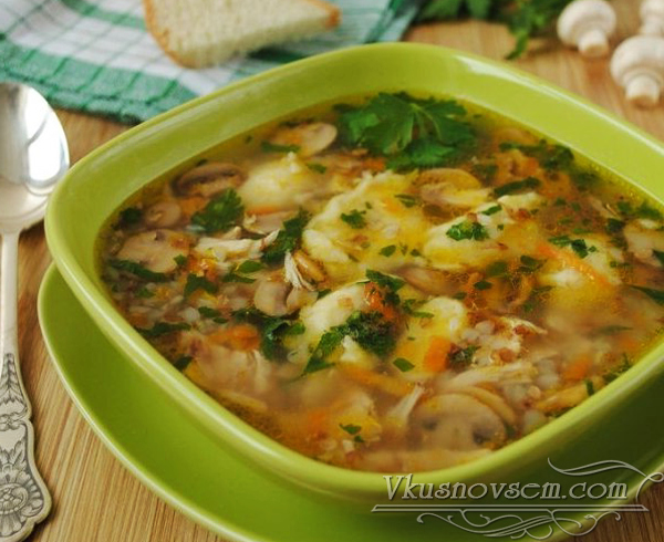 Гречневый суп с грибами и клецками
